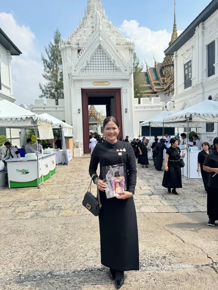 ๙ พฤศจิกายน ๒๕๖๘ 
นางอุไรวรรณ บรรดาศักดิ์ นายกองค์การบริหารส่วนตำบลป่าร่อน เข้ากราบถวายสักการะพระบรมศพสมเด็จพระนางเจ้าสิริกิติ์ พระบรมราชินีนาถ พระบรมราชชนนีพันปีหลวง ณ พระที่นั่งดุสิตมหาปราสาท ในพระบรมมหาราชวัง
ด้วยความสำนึกในพระมหากรุณาธิคุณอันล้นพ้นอย่างหาที่สุดมิได้ ที่ได้ทรงประกอบพระราชกรณียกิจเพื่อประโยชน์สุขของพสกนิกรชาวไทยทั้งประเทศ และด้วยความจงรักภักดีอย่างยิ่งต่อสถาบันพระมหากษัตริย์